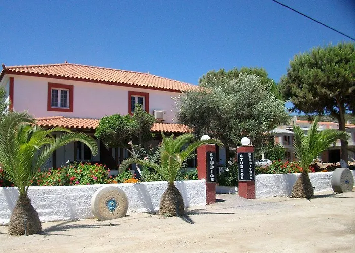 Resbithas Aparthotel 3*