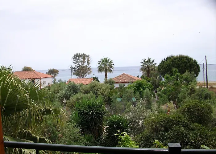 Resbithas Aparthotel 3*