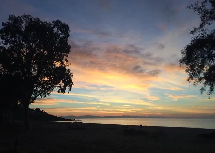 Resbithas Aparthotel 3*