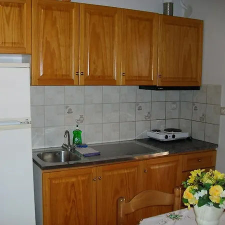 Resbithas Hotel apartamentowy 3*